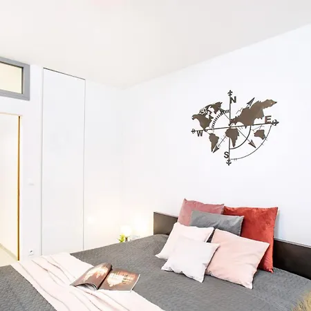 The Royal Goat Near Castle And Presidential Palace Apartment *