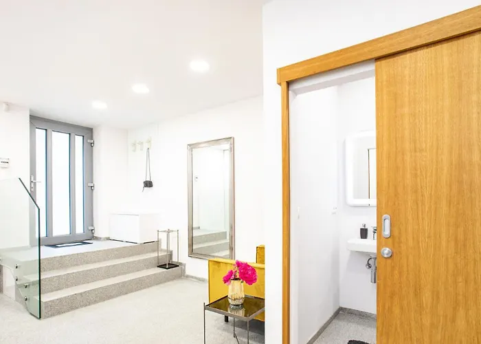 The Royal Goat Near Castle And Presidential Palace アパート